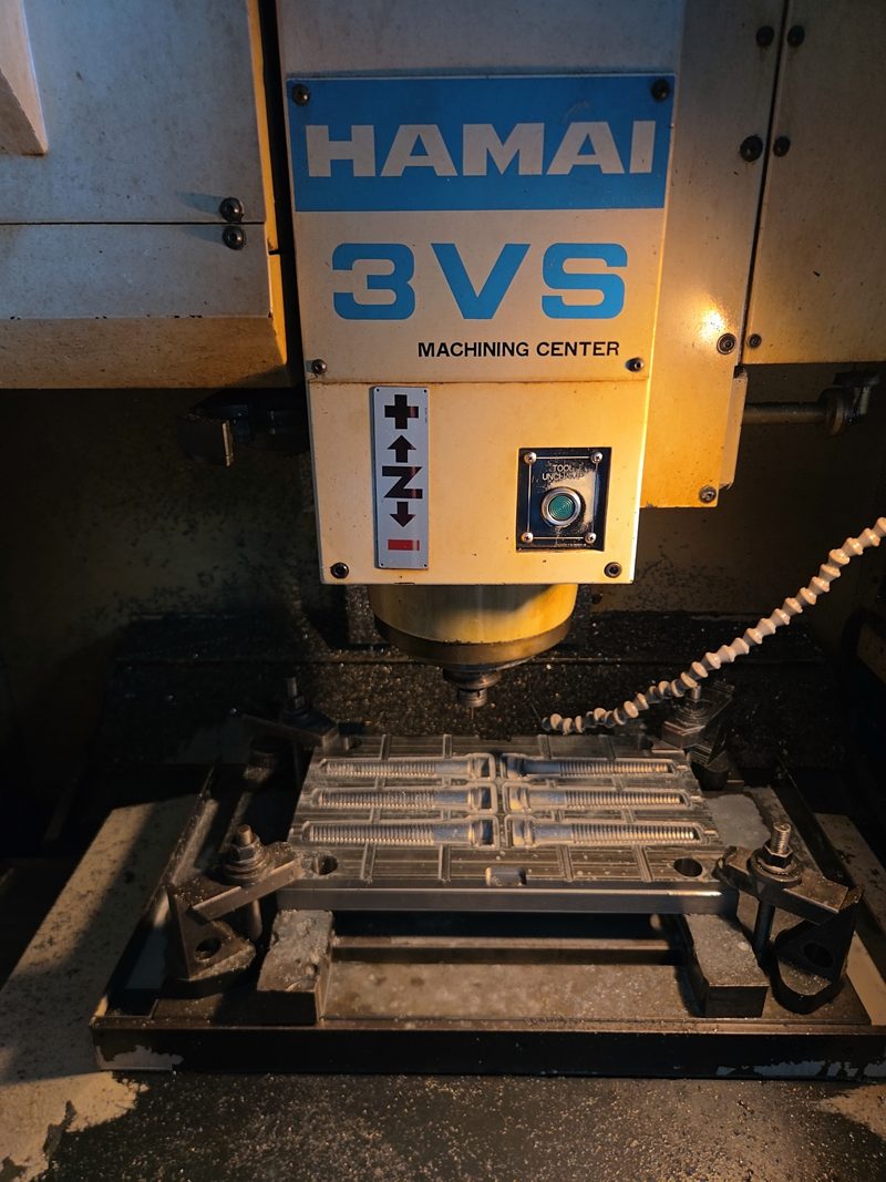 Gia công insert khuôn nhiều cavity trên máy CNC Hamai 3VS